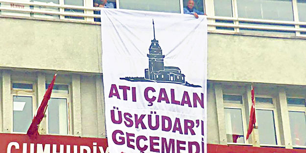 İndirin şu edepsiz afişi
