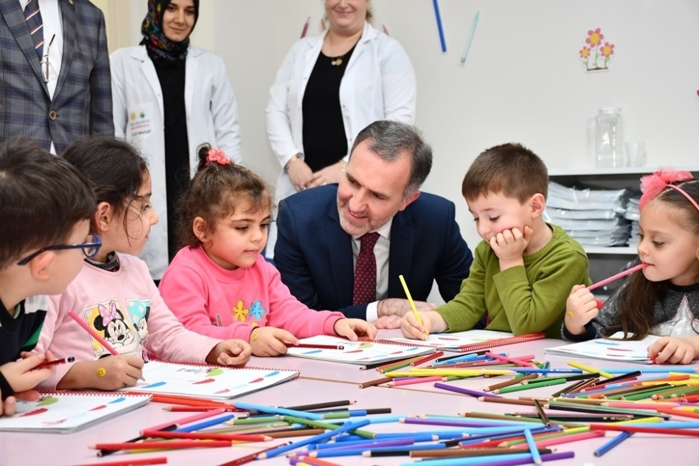 İnegöl Belediyesi yarınları inşâ ediyor 