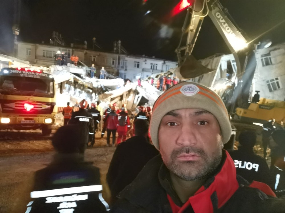 İnegöl İHH arama kurtarma ekipleri deprem bölgesinde 