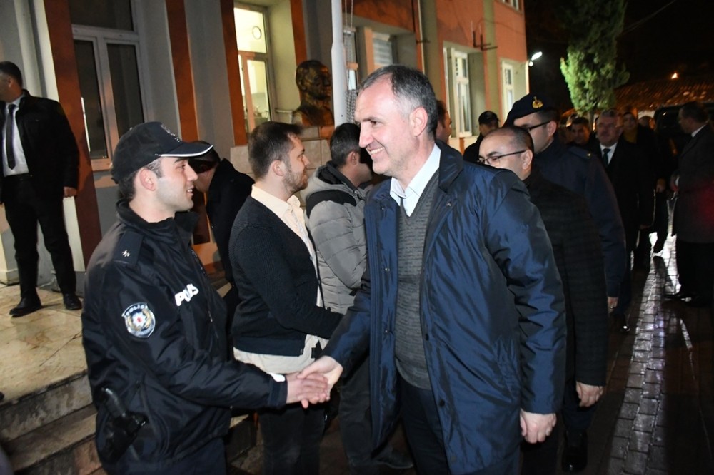 İnegöl protokolü yeni yıla görev başındaki kamu çalışanlarıyla girdi 