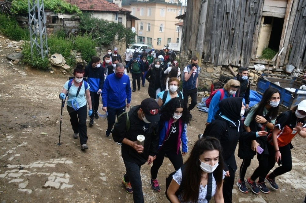 İnegöl’de doğaseverler yeşille buluştu 