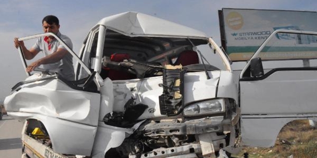 İnegöl'de feci kaza: 2 yaralı