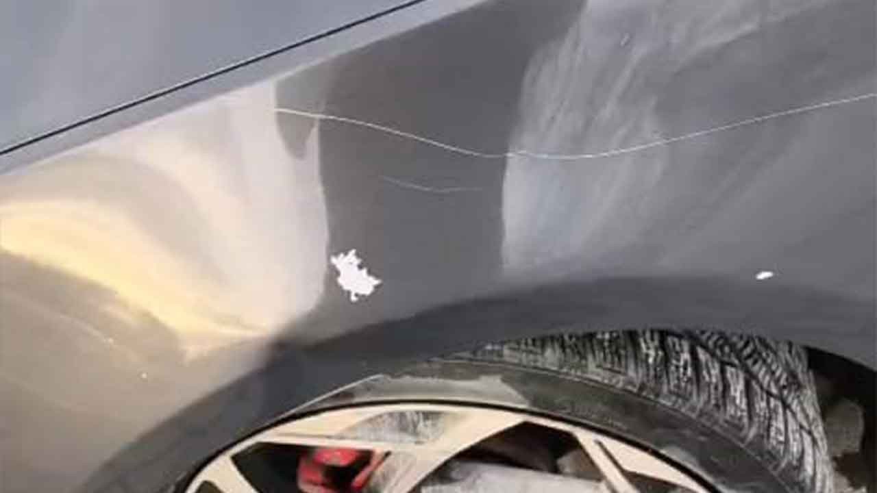 İnegöl'de gece yarısı araç vandalizmi! Park halindeki otomobilleri tek tek hedef aldı