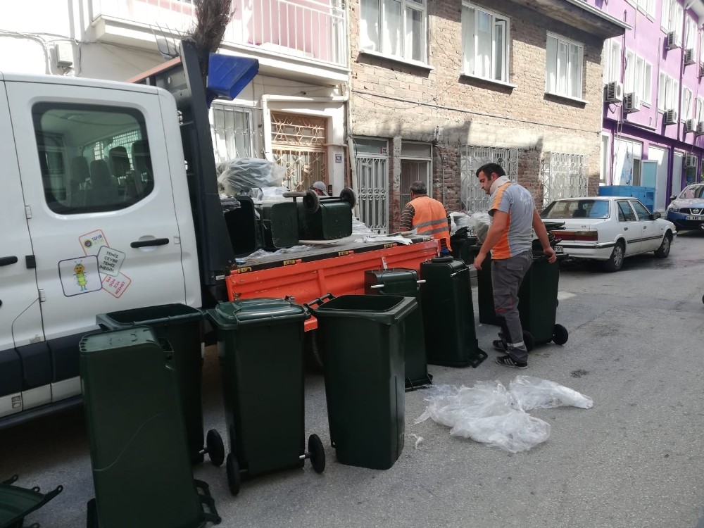İnegöl’de her eve çöp konteynırı 