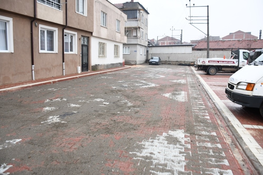 İnegöl’de Ülker Sokak yeni görünümüne kavuştu 
