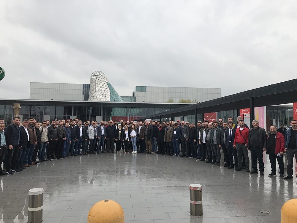 İnegöllü mobilyacılar İtalya’ya uçtu 