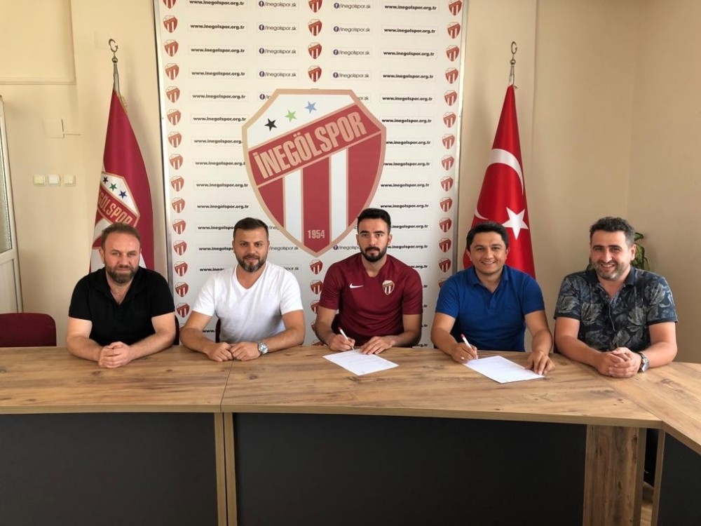 İnegölspor Emre Öztürk ile anlaştı 