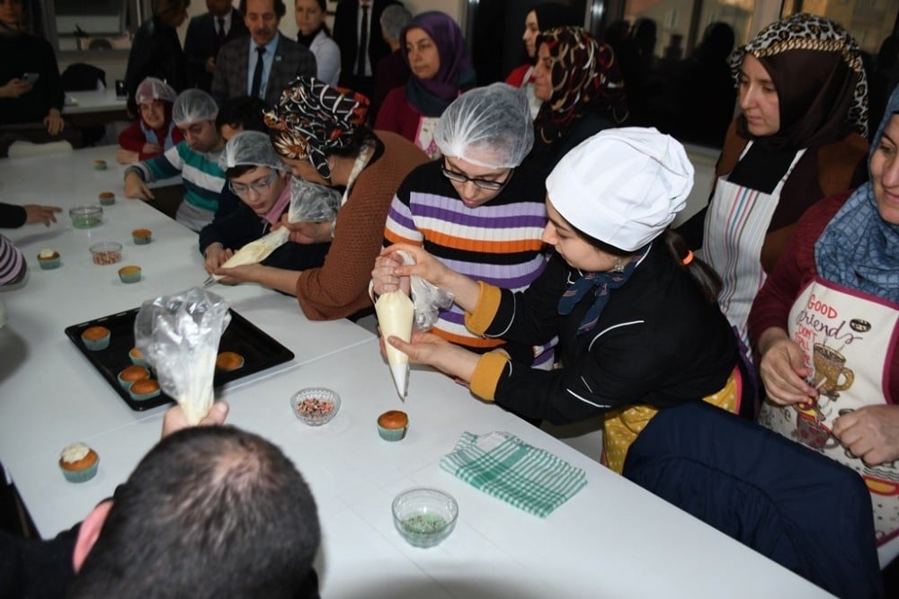 İnegöl’ün usta şefleri hünerlerini sergiledi 