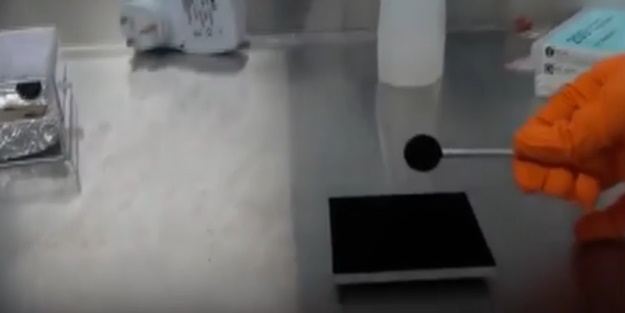 İngiliz bilim adamları nano teknolojiden üretti! Siyahtan daha siyah kaplama