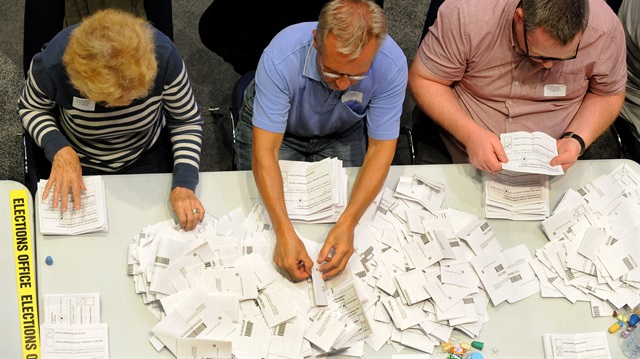 İngiliz halkı 'Avrupa Birliği'nden ayrılalım' dedi