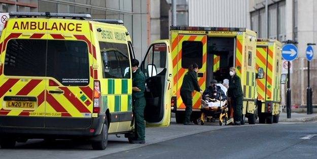 İngiliz hastanın dramı! 40 saat ambulans, 20 saat sedye bekledi