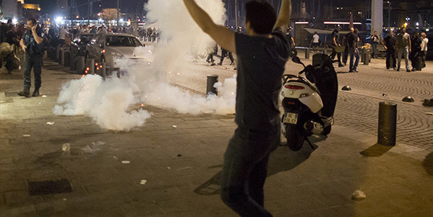 İngiliz holiganlardan 'neredesin DAEŞ' sloganı