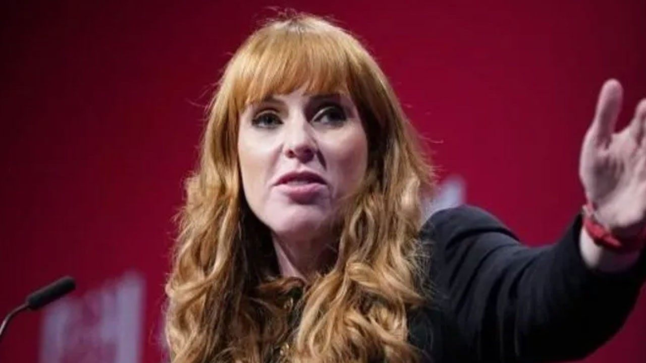 İngiliz hükümetinde vergi krizi: İstifa etti