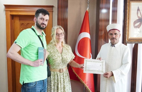 İngiliz kadın Aksaray'da Müslüman oldu