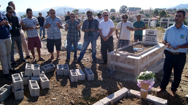 İngiliz kadın İslami usüllere göre defnedildi
