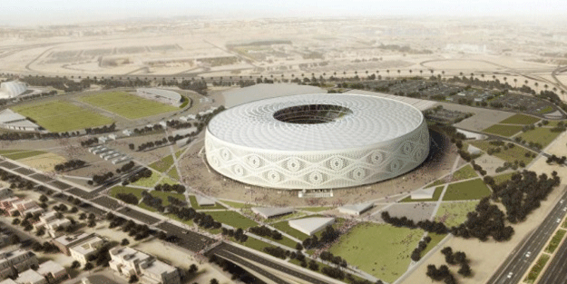 İngiliz kadın taraftar Katar'dan dünyaya seslendi!