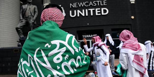 İngiliz kulübü uyardı: Arap giysileri giyerek gelmeyin