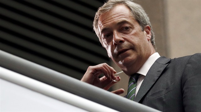 İngiliz lider Nİgel Farage siyaseti bıraktı