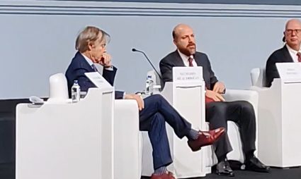 İngilizceyi çoktan aştı, İtalyanca ile Avrupa’ya köprü kurdu! Necmeddin Bilal Erdoğan Verona Ekonomi Forumu’nda Doğu ile Batı’nın kilit rolünü haykırdı!