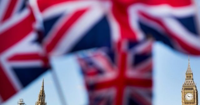 İngilizler İrlanda pasaportunun peşine düştü