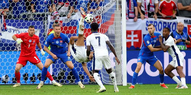 İngiltere 90+5'te çeyrek final biletini aldı