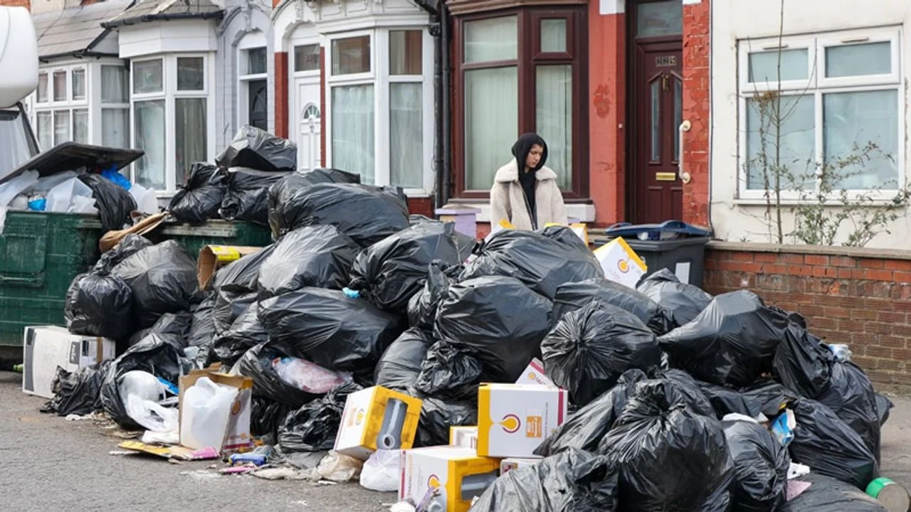 İngiltere çöplüğe döndü!