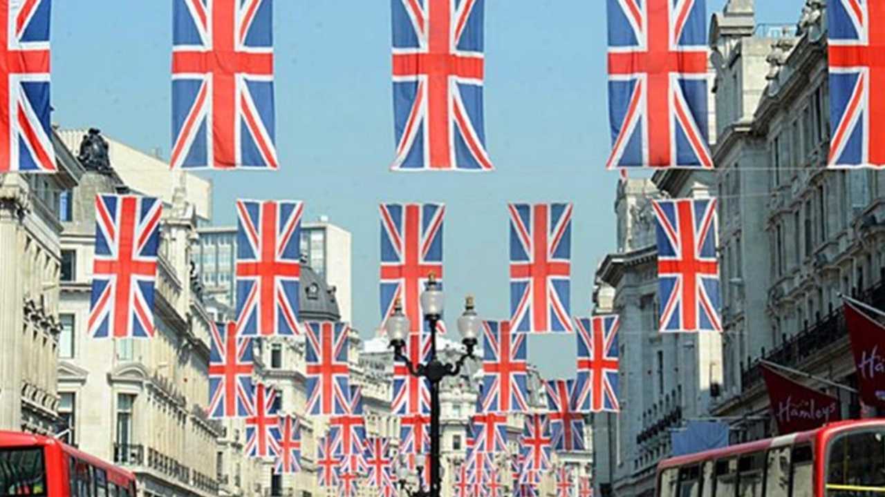 İngiltere ekonomisi küçüldü