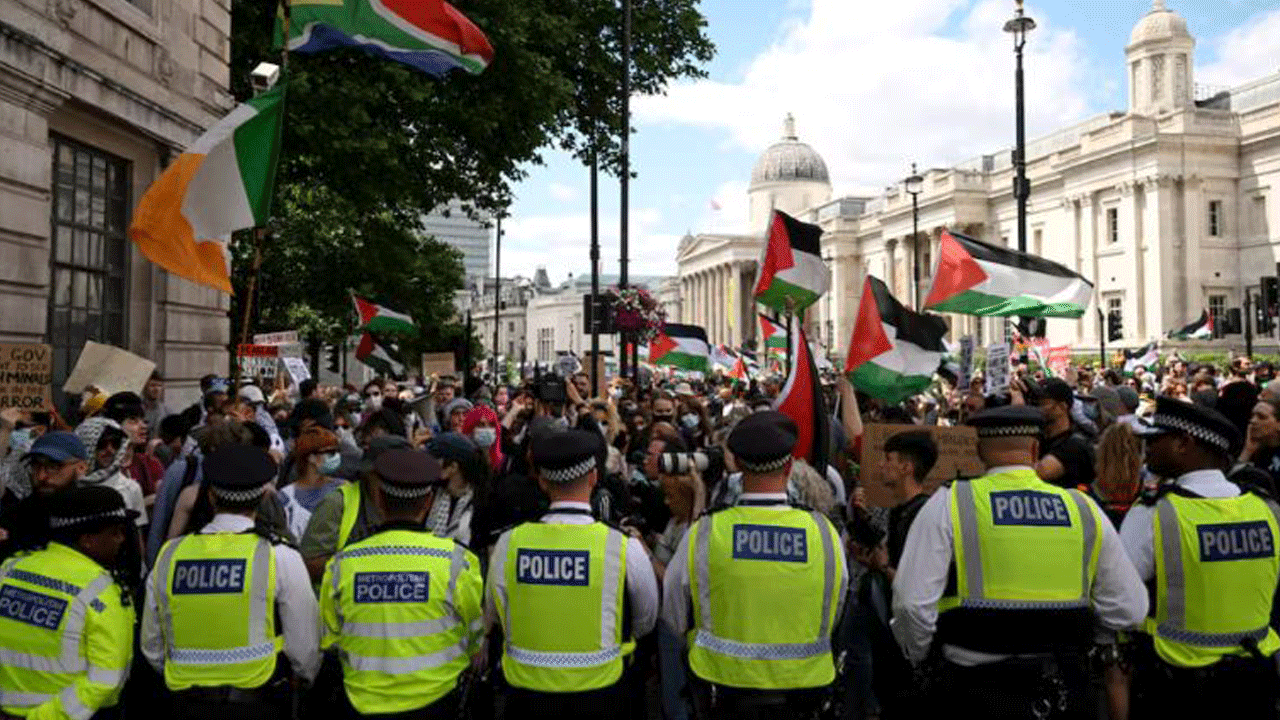 İngiltere, Filistin Eylemlerini yasaklamanın yolunu buldu: Gazze gösterilerine katılanlar terörist muamelesi görecek!