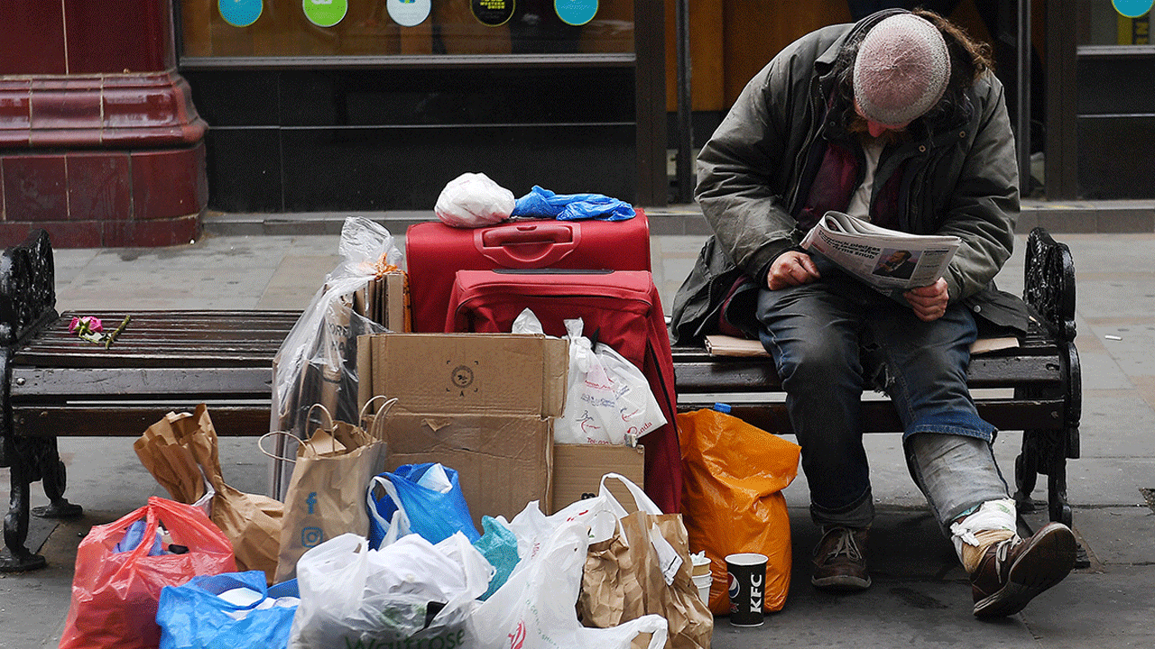 İngiltere kara kara düşünüyor: Sayıları 380 bini geçti!