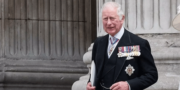 Kral 3. Charles yola çıkıyor