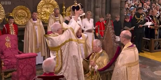 İngiltere Kralı 3. Charles'a taç takıldı! Fuat Oktay da katıldı