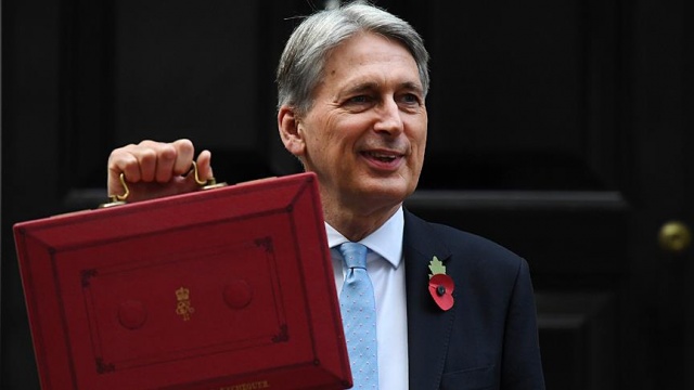 İngiltere Maliye Bakanı Hammond: İngiltere'de kemer sıkma devri sona eriyor