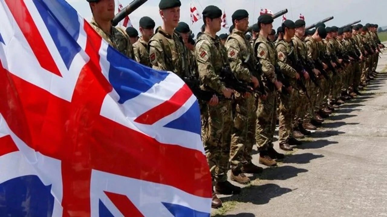 İngiltere, okula ara veren gençler için gönüllü askerlik eğitimi hazırlıyor