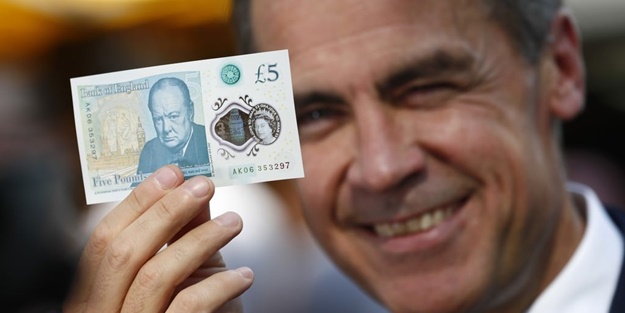 İngiltere plastik paraya geçiyor