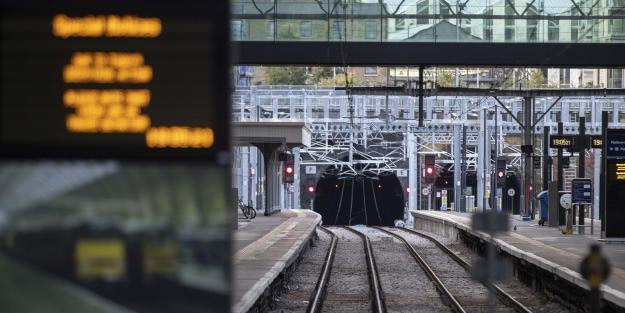 İngiltere yeni yıla grevlerle giriyor: Maaş artışında anlaşmazlık yaşanıyor! 'En sıcak yılı' olarak kayda geçecek