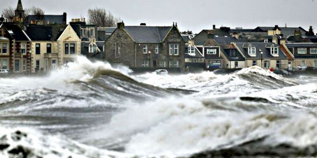 İngiltere fırtınaya teslim