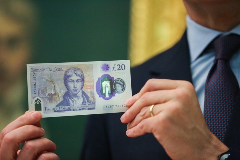 İngiltere'de 20 sterlinlik banknot tanıtıldı