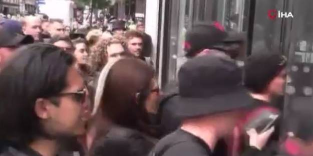 İngiltere'de aşı karşıtları medya binasını bastı! Polis ile arbede yaşandı