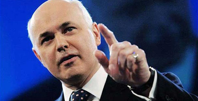 İngiltere'de Bakan istifa etti