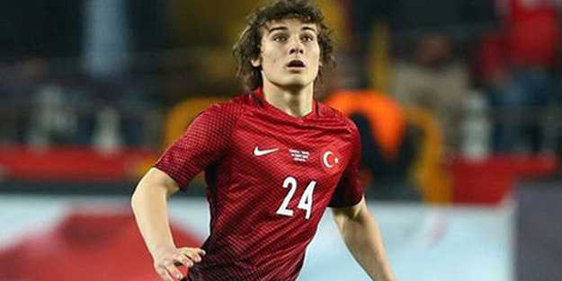 İngiltere'de Çağlar Söyüncü bombası