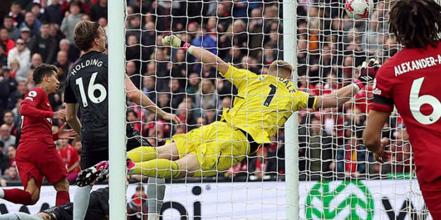 İngiltere'de devler çarpıştı