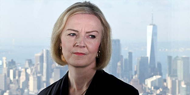 Ve istifa geldi! İngiltere başbakanı 45 gün dayanabildi