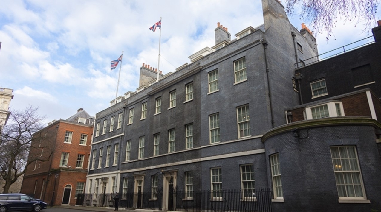 İngiltere'de "Epstein krizi" sonrası bir istifa haberi daha geldi