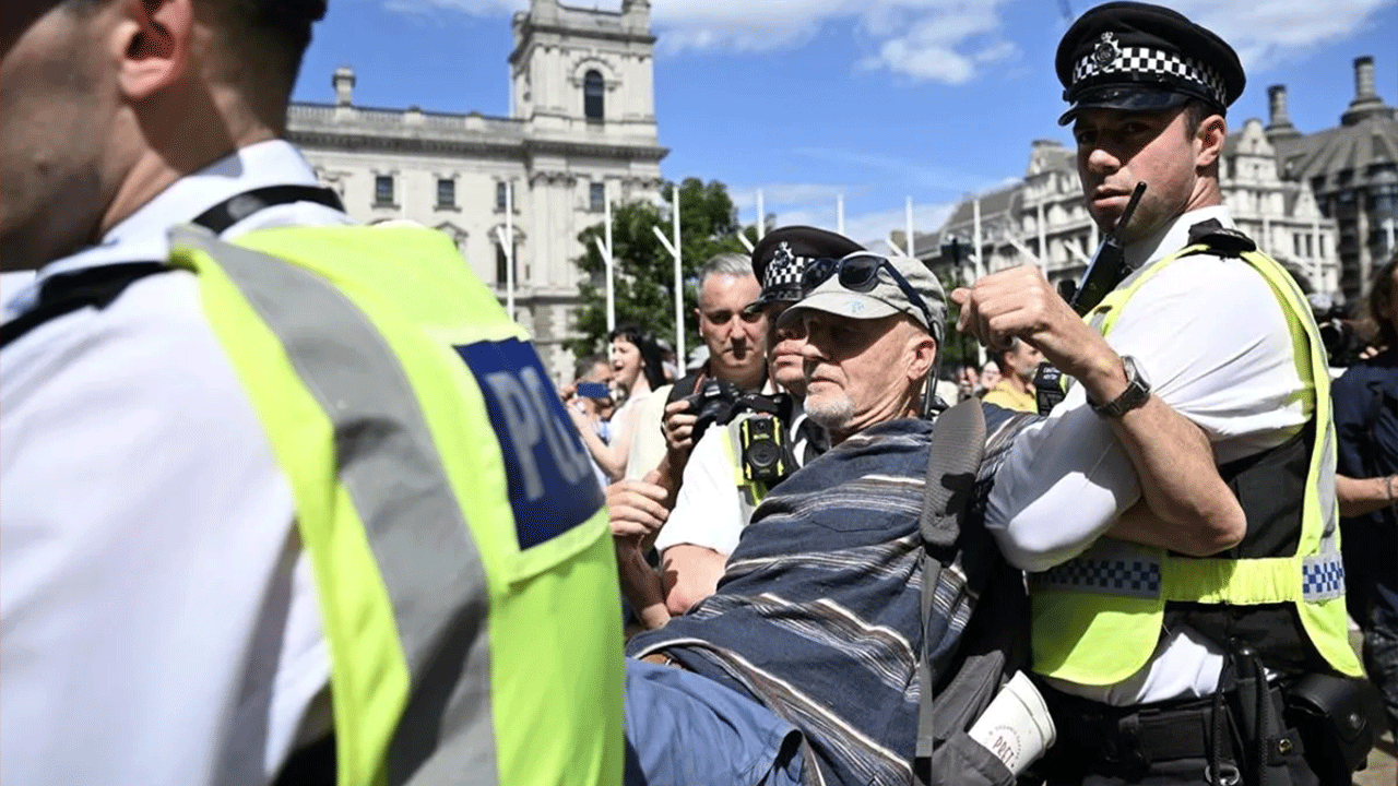 İngiltere’de Filistin’e destek yürüyüşüne polis terörü! 466 Kişi Gözaltında