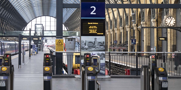 İngiltere'de hayat durdu!