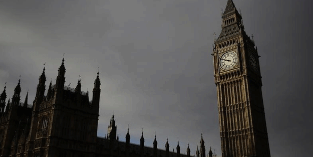 İngiltere'de hayat durma noktasına geldi! Son 30 yılın en büyüğü