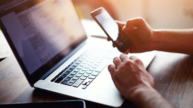 İngiltere'de internet kullanımı kısıtlanıyor