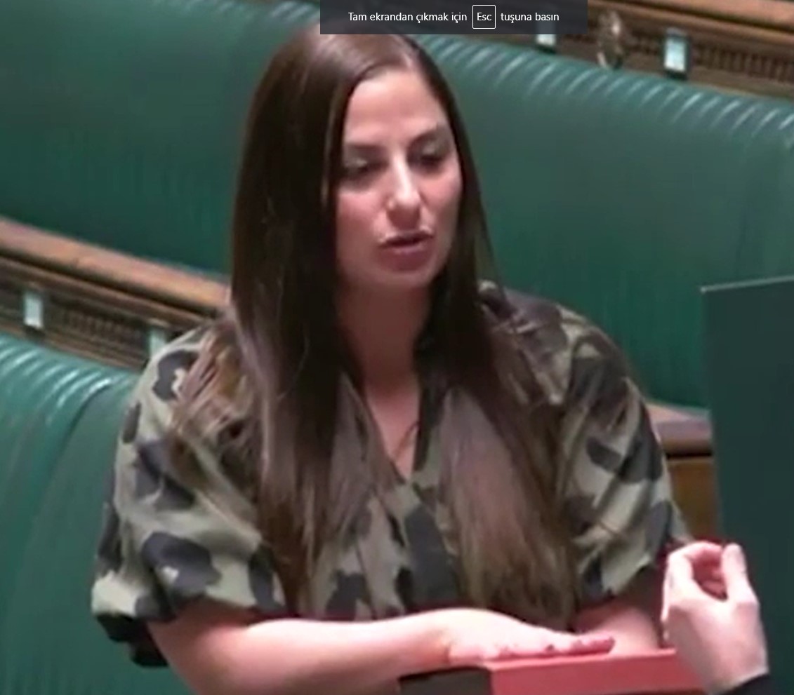 İngiltere'de laiklik elden gidiyor! Türk vekil Kur'an-ı Kerim önünde yemin etti!