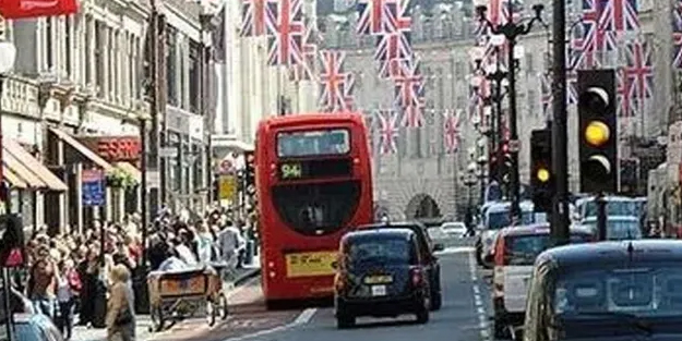 İngiltere'de milyonlarca vatandaş bankada! Gıda bankalarından beslenmek zorunda kaldı! Enflasyon beklentileri aştı