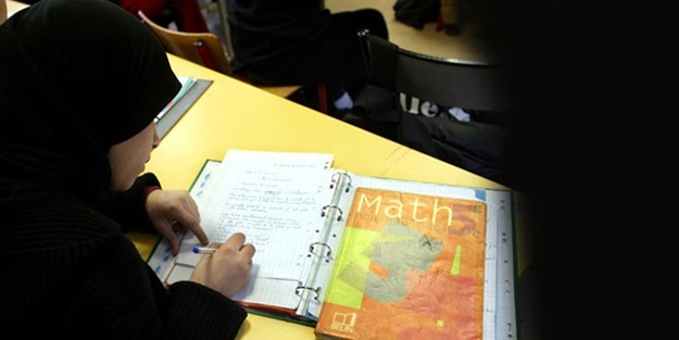 İngiltere'de müslüman öğrencileri fişleme anketine tepki